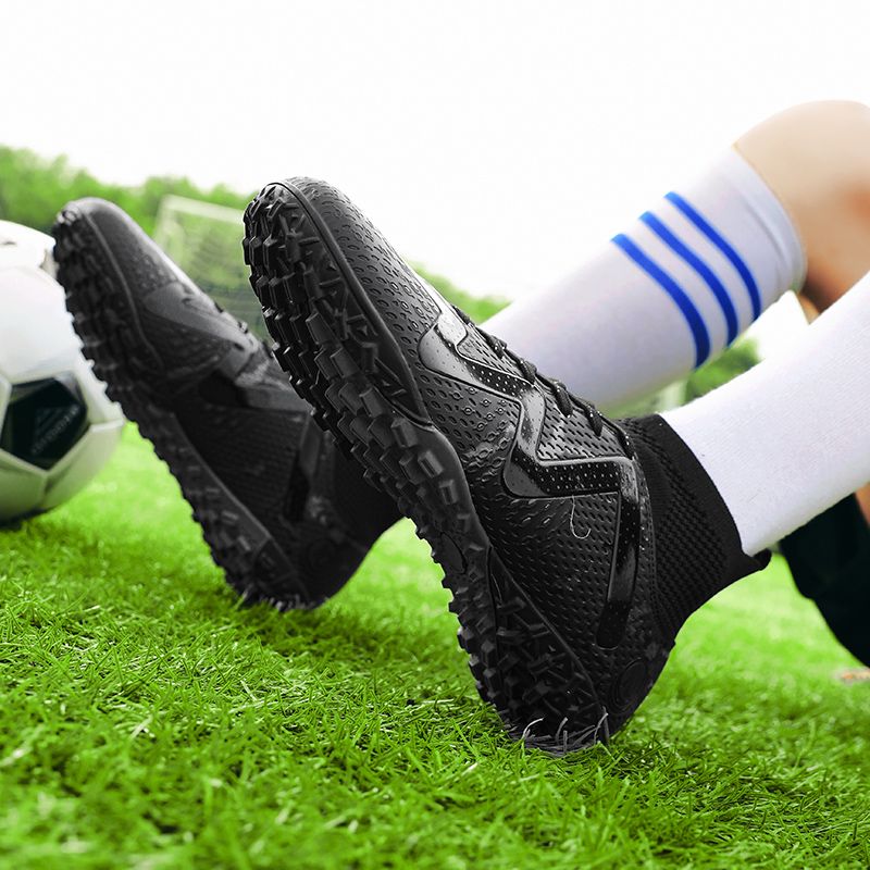 Cost-effective adult football shoes. Wear-resistant material + all-field outsole. Suitable for both training and matches. A cost-effective choice.Men's shoes, work safety shoes, training shoes,