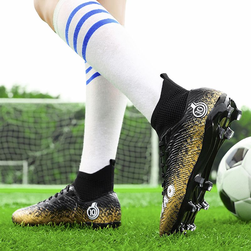 Cost-effective adult football boots with kangaroo leather feel, high elasticity and shock absorption, anti-torsion carbon plate, anti-slip in rainy days,