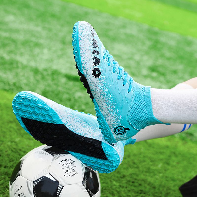 Cost-effective adult football boots with kangaroo leather feel, high elasticity and shock absorption, anti-torsion carbon plate, anti-slip in rainy days, direct supply from manufacturers