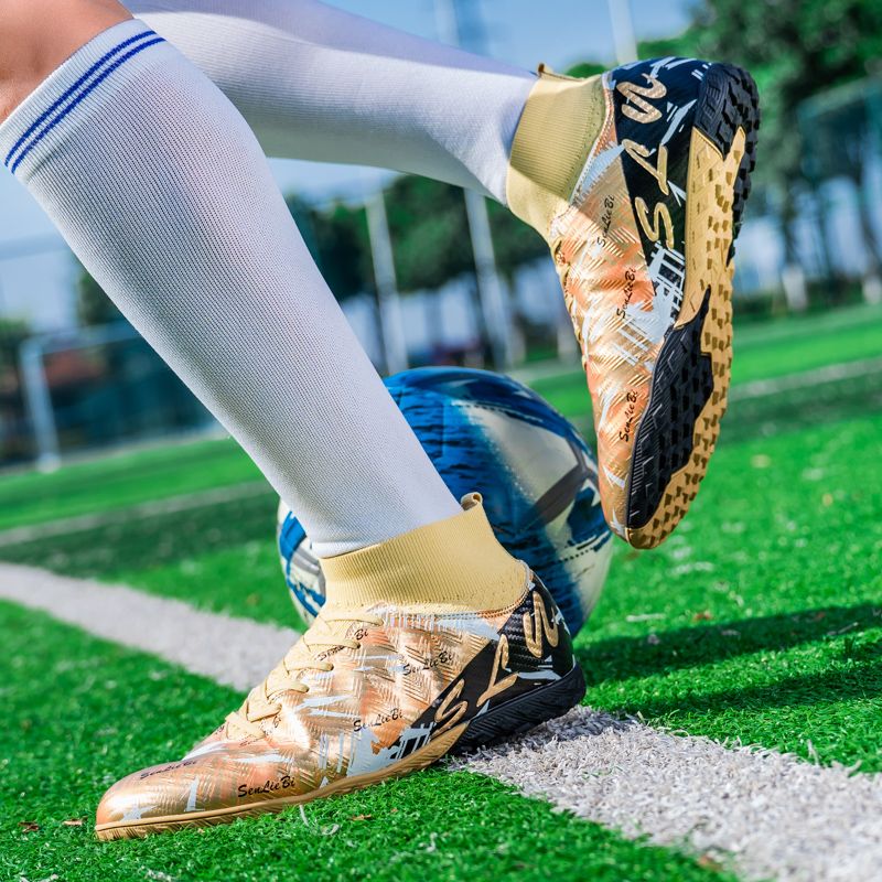 Advanced players' professional football boots, precise ball control, help improve skills, specially for matches