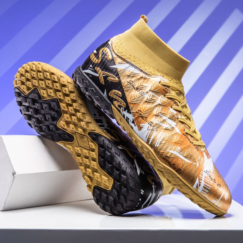 Advanced players' professional football boots, precise ball control, help improve skills, specially for matches