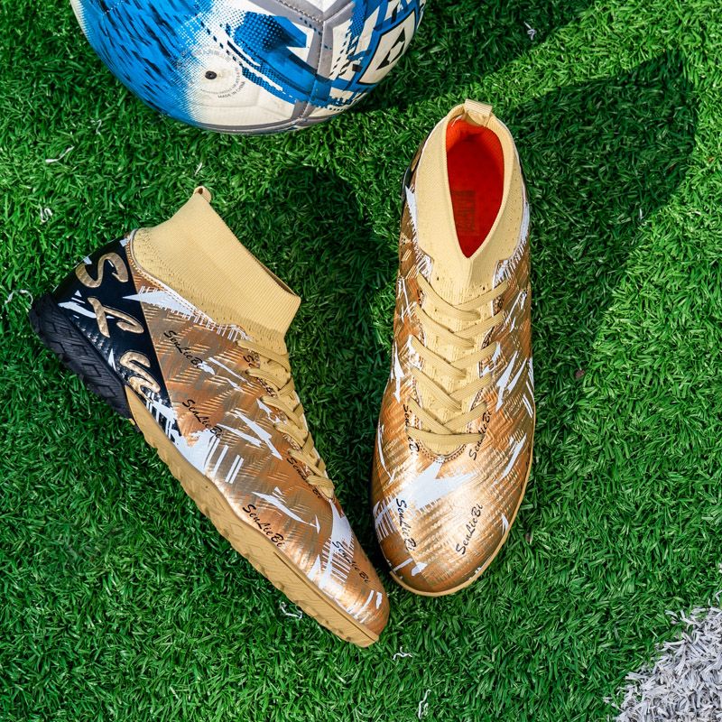 Advanced players' professional football boots, precise ball control, help improve skills, specially for matches