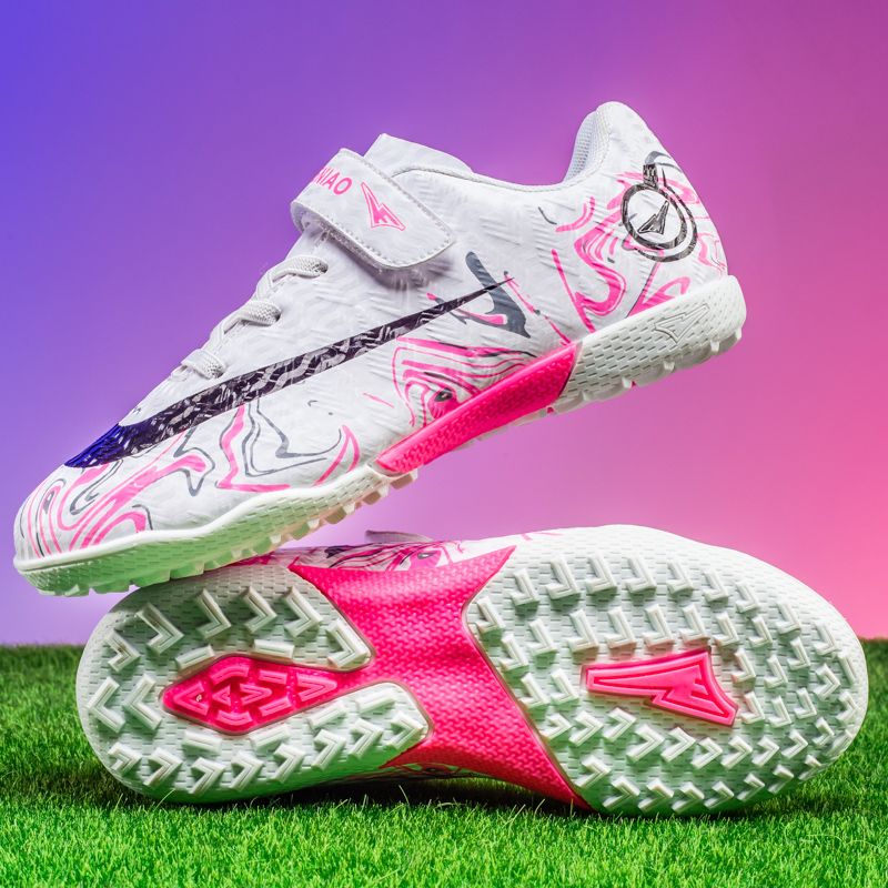 Striker-exclusive adult football boots FG long studs lightweight for explosive acceleration with upper friction patterns for precise shooting, specially designed for natural grass matches
