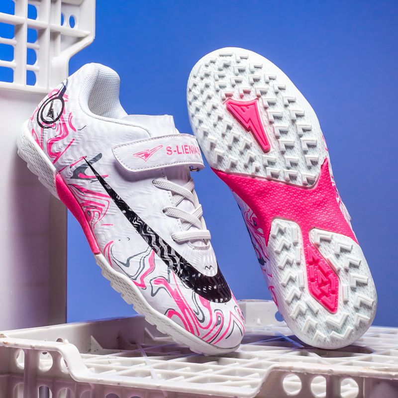 Striker-exclusive adult football boots FG long studs lightweight for explosive acceleration with upper friction patterns for precise shooting, specially designed for natural grass matches