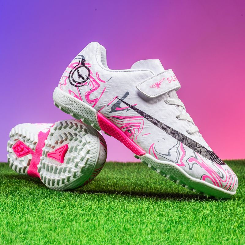 Striker-exclusive adult football boots FG long studs lightweight for explosive acceleration with upper friction patterns for precise shooting, specially designed for natural grass matches