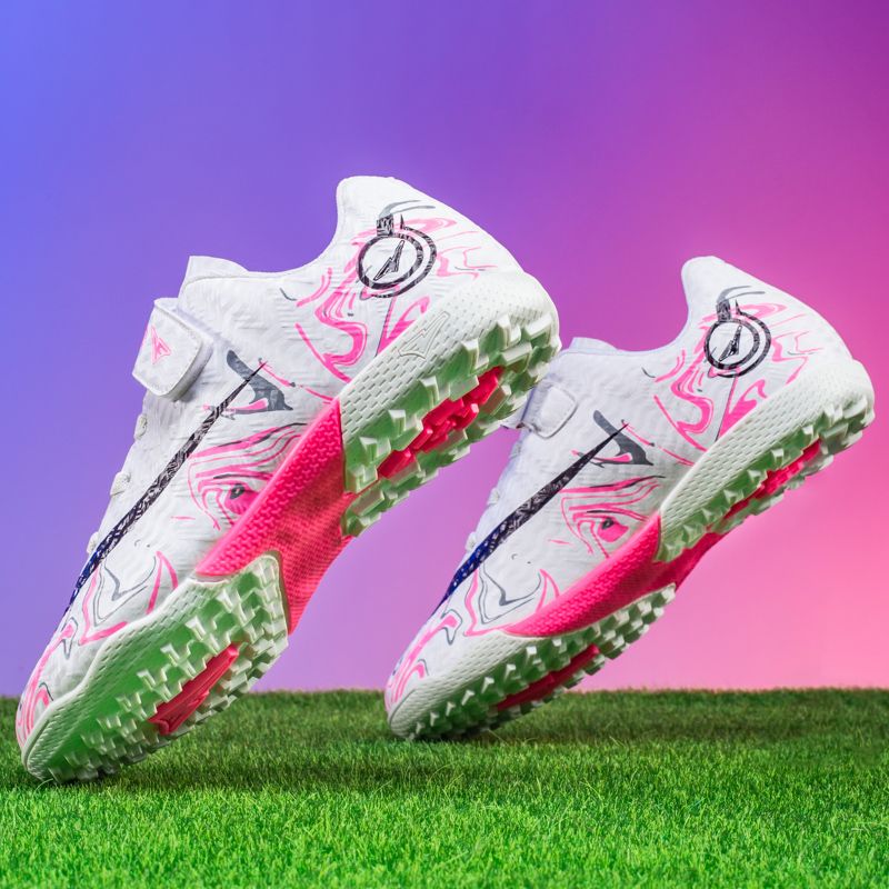 Striker-exclusive adult football boots FG long studs lightweight for explosive acceleration with upper friction patterns for precise shooting, specially designed for natural grass matches