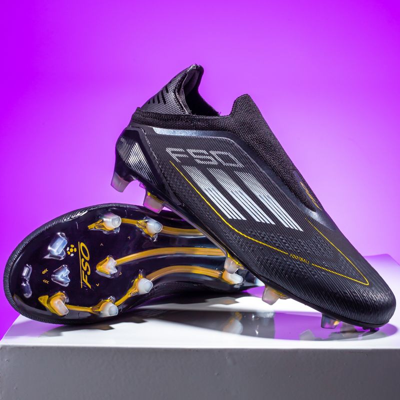 Wide-foot specific adult football shoes with widened last for non-squeezing fit, ultra-fine fiber wear-resistant upperMen's shoes, labor protection shoes, training shoes, rubber shoes, high-top shoes,