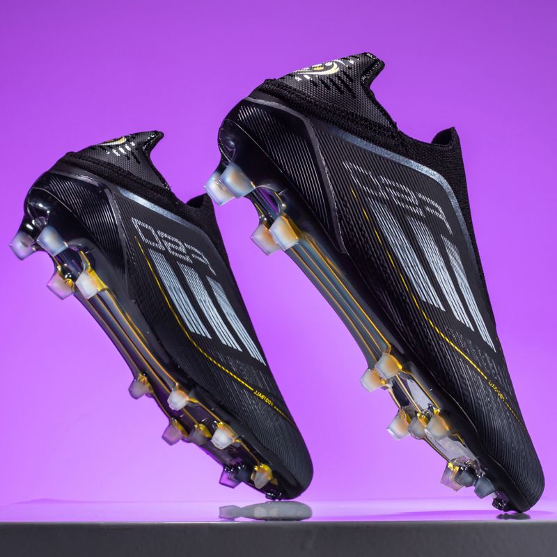 Wide-foot specific adult football shoes with widened last for non-squeezing fit, ultra-fine fiber wear-resistant upperMen's shoes, labor protection shoes, training shoes, rubber shoes, high-top shoes,