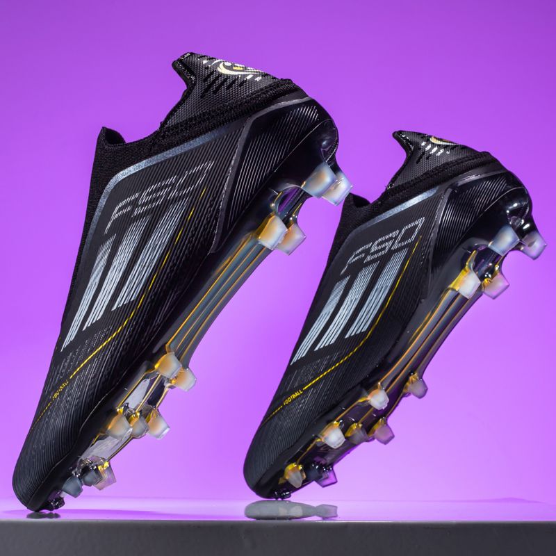 Wide-foot specific adult football shoes with widened last for non-squeezing fit, ultra-fine fiber wear-resistant upperMen's shoes, labor protection shoes, training shoes, rubber shoes, high-top shoes,