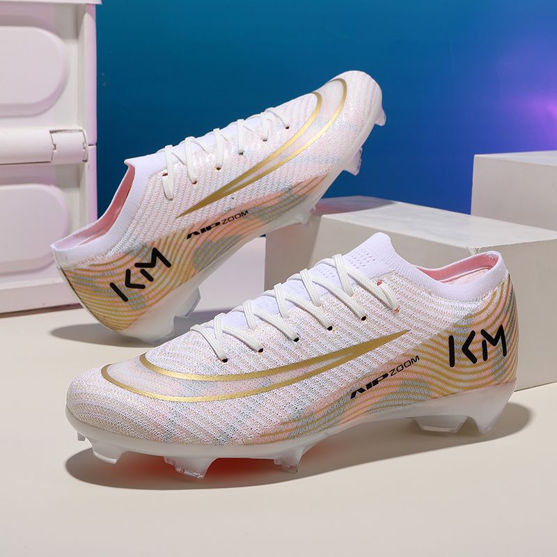 Ultra-light carbon board adult football shoes, low-top flexible grip, indoor and outdoor multi-venue universal game training shoesMen's shoes, work safety shoes, training shoes, rubber shoes