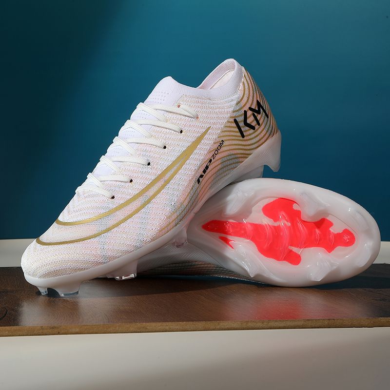 Ultra-light carbon board adult football shoes, low-top flexible grip, indoor and outdoor multi-venue universal game training shoesMen's shoes, work safety shoes, training shoes, rubber shoes