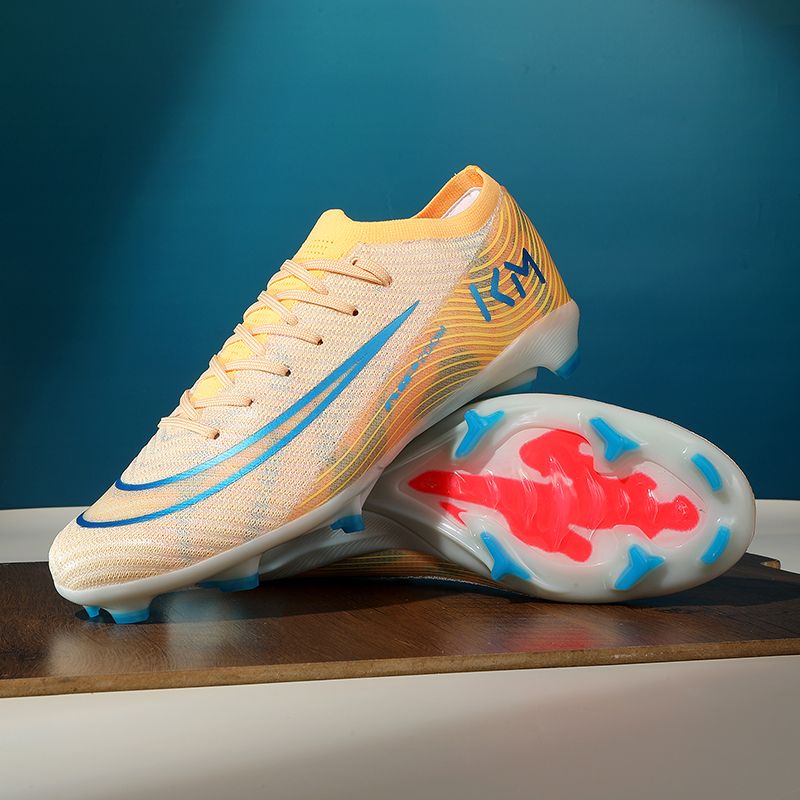 Ultra-light carbon board adult football shoes, low-top flexible grip, indoor and outdoor multi-venue universal game training shoesMen's shoes, work safety shoes, training shoes, rubber shoes