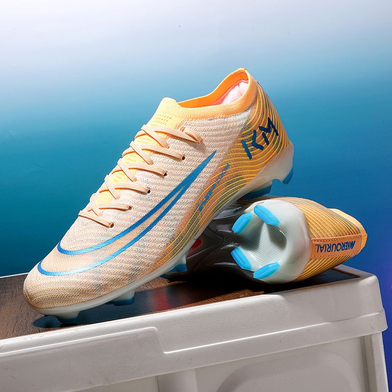 Ultra-light carbon board adult football shoes, low-top flexible grip, indoor and outdoor multi-venue universal game training shoesMen's shoes, work safety shoes, training shoes, rubber shoes