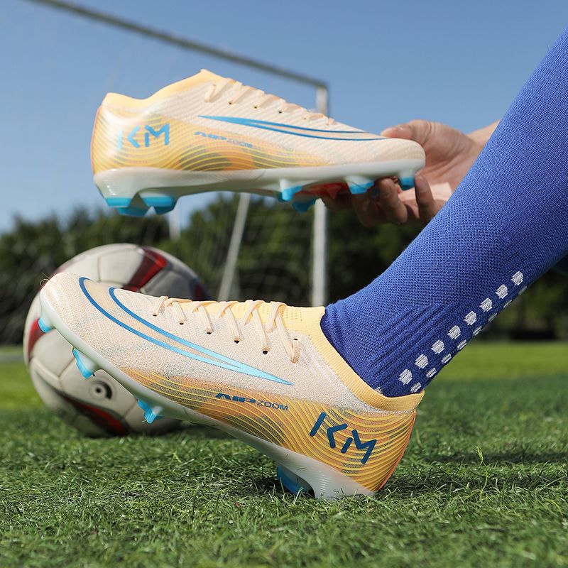 Ultra-light carbon board adult football shoes, low-top flexible grip, indoor and outdoor multi-venue universal game training shoesMen's shoes, work safety shoes, training shoes, rubber shoes