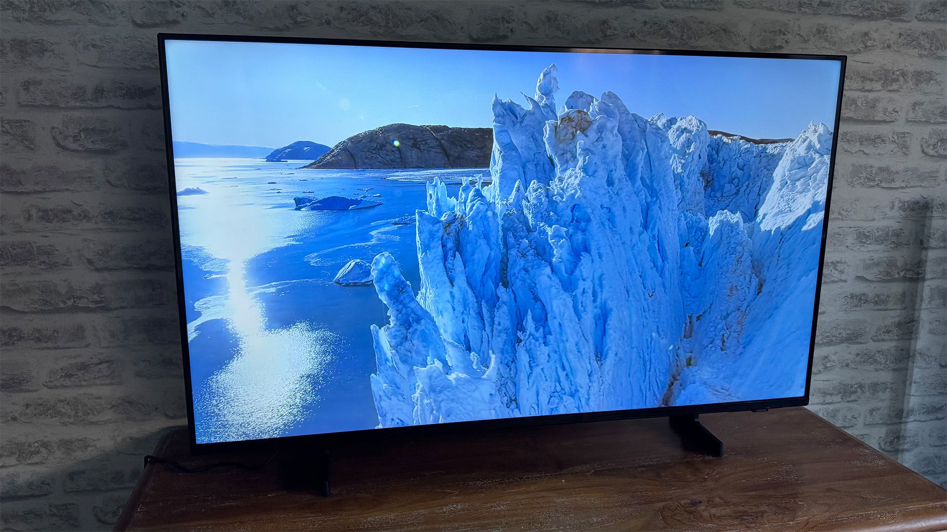 SAMSUNG CRYSTAL UHD 43" U8000F 4K HDR TV