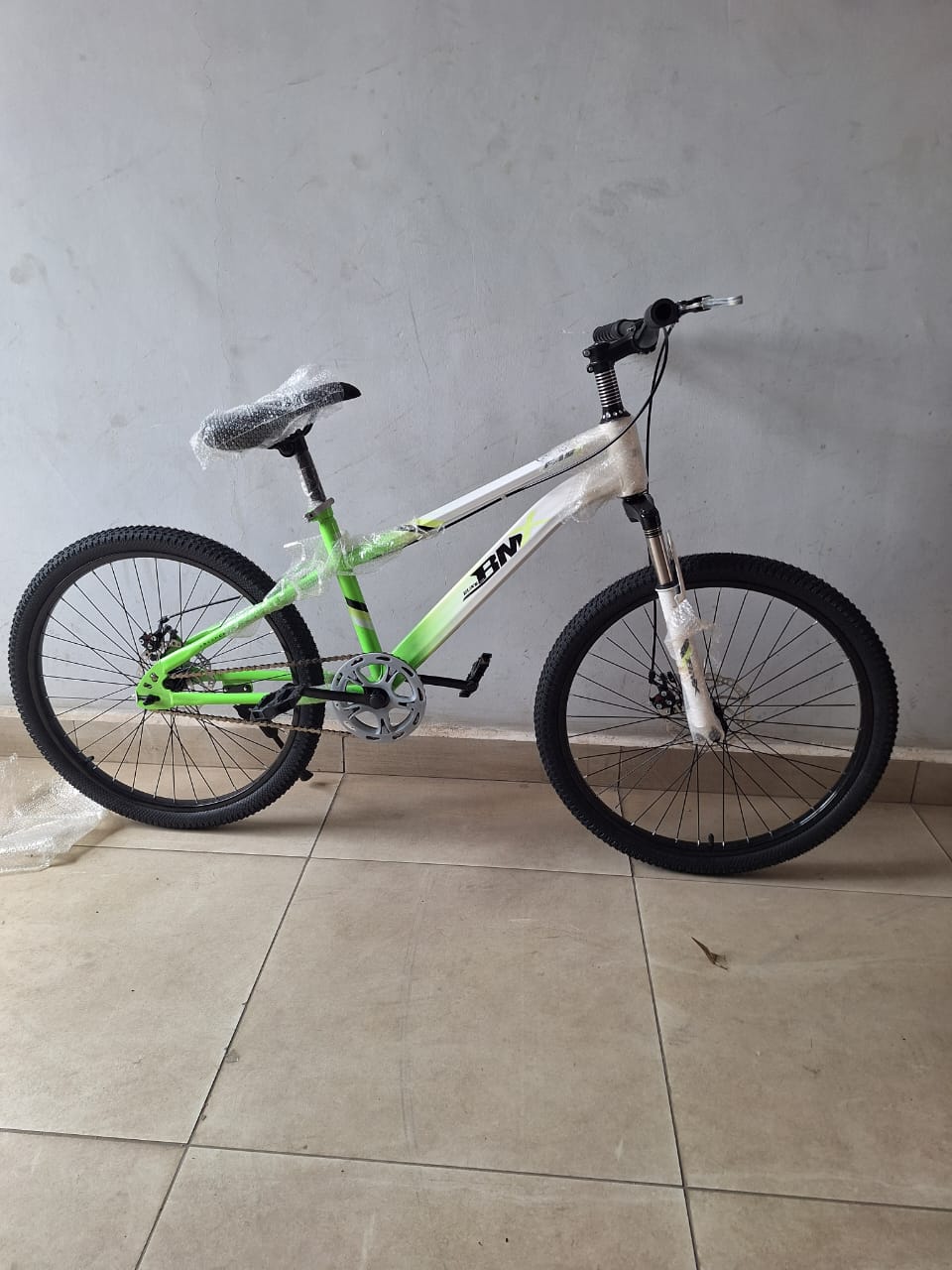 [🔥HOT DEALS 🔥 🥑🌽ONLY AT KILIMALL !!! ]  24-Inch Mountain Bike with Front Suspension, Dual Disc Brakes, Durable Steel Frame – MTB/BMX Style Bicycle for Adults & Teens