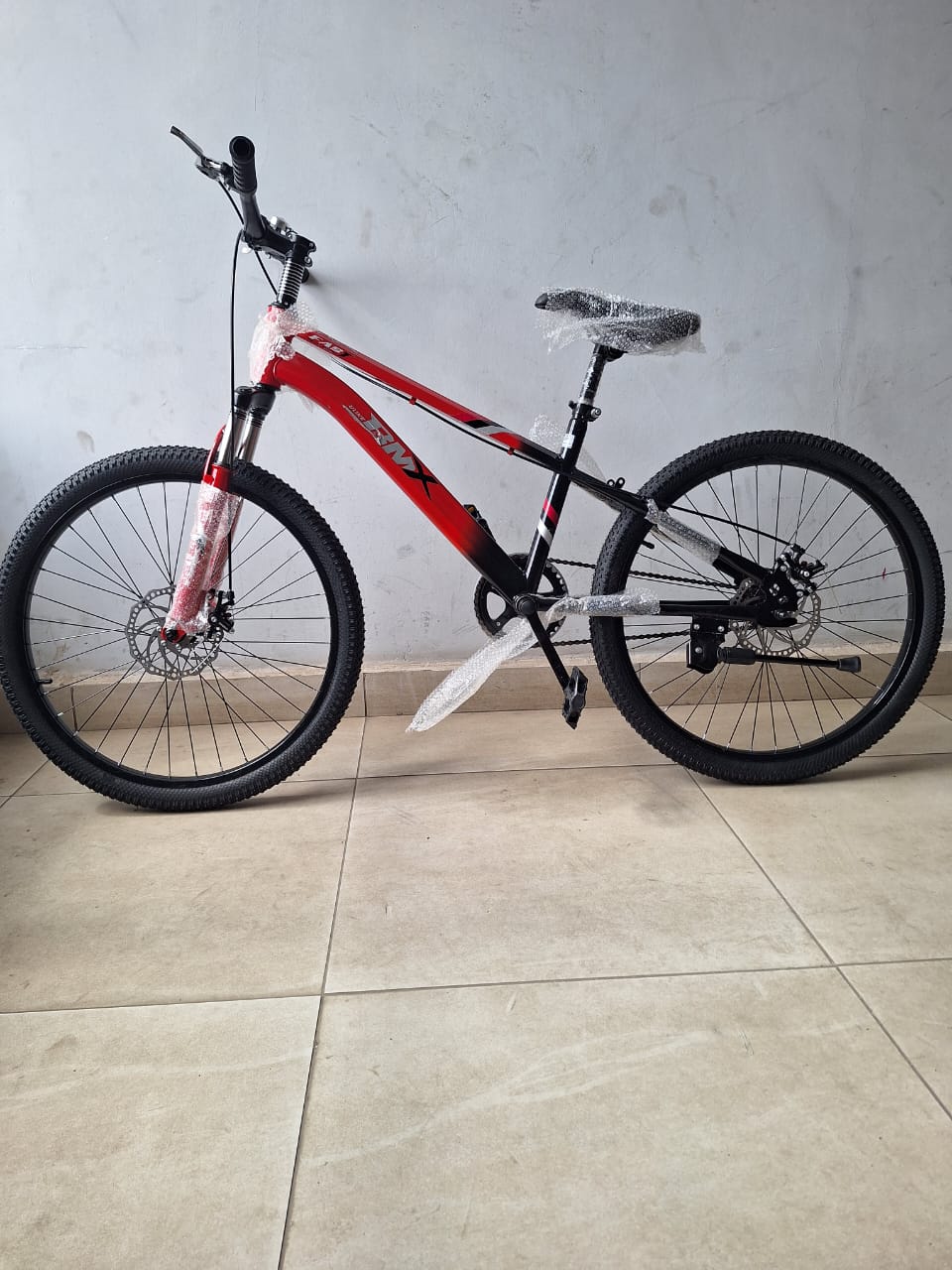 [🔥HOT DEALS 🔥 🥑🌽ONLY AT KILIMALL !!! ]  24-Inch Mountain Bike with Front Suspension, Dual Disc Brakes, Durable Steel Frame – MTB/BMX Style Bicycle for Adults & Teens