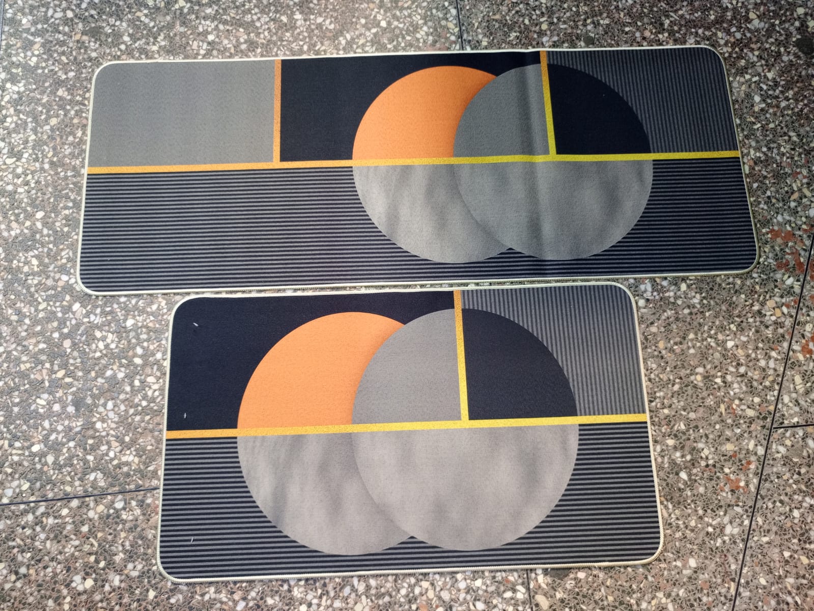 2 pc kitchen mat big size 120*45 cm and small size of 75*45 cm ..Super non_ slip with rubber bottom