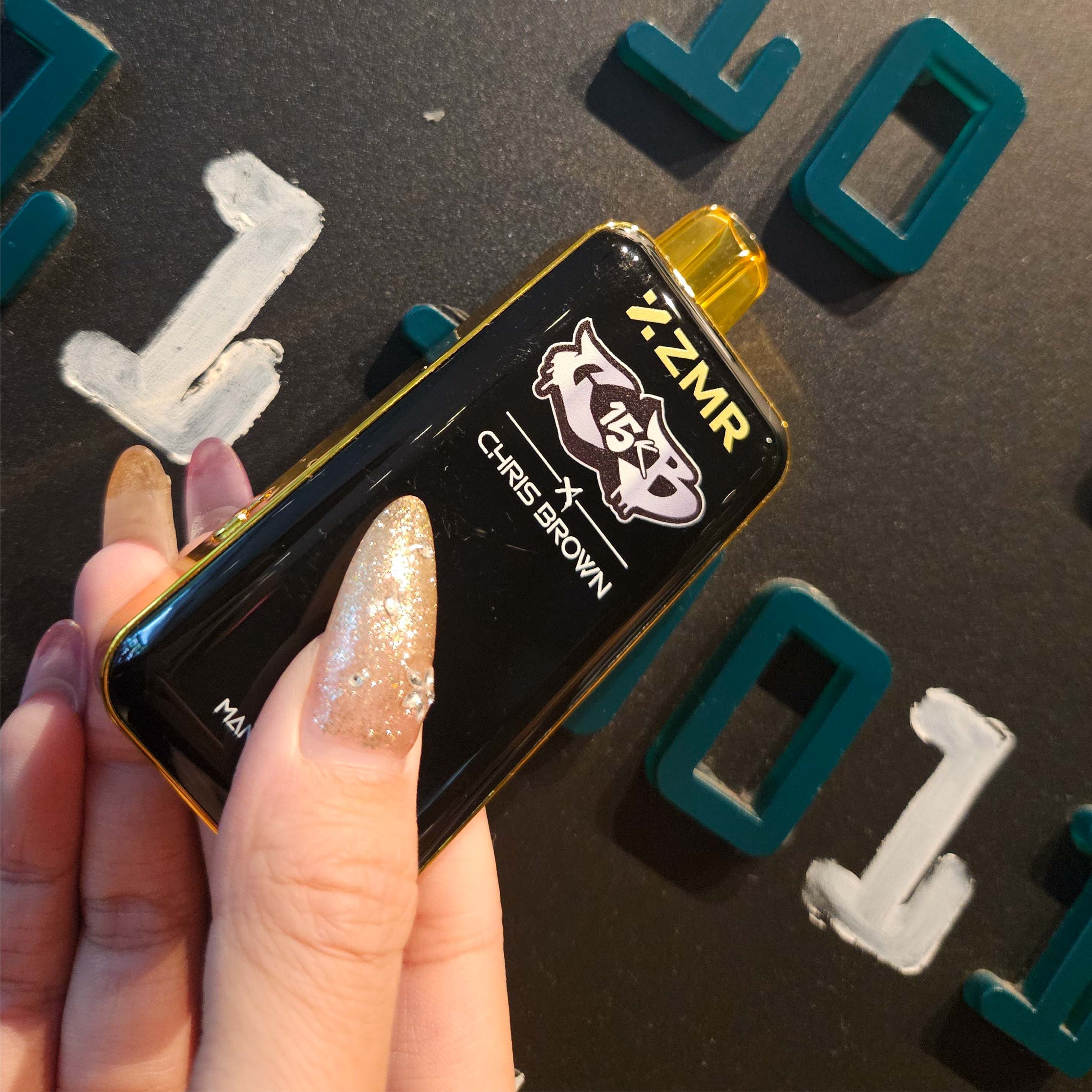 15000 Puffs ZMR R15 Passion Furit Flavor Disposable Vape – Smart Display, Adjustable Airflow, Wireless Charging