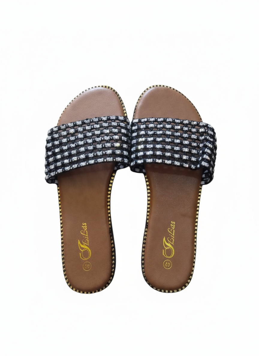 Ladies Slippers Beach Shoes Open Shoes Fashion Outer Wear Casual All-match Student Sandals and Slippers Slippers white
cutesy women slip-on sandal. comfortable and trendy