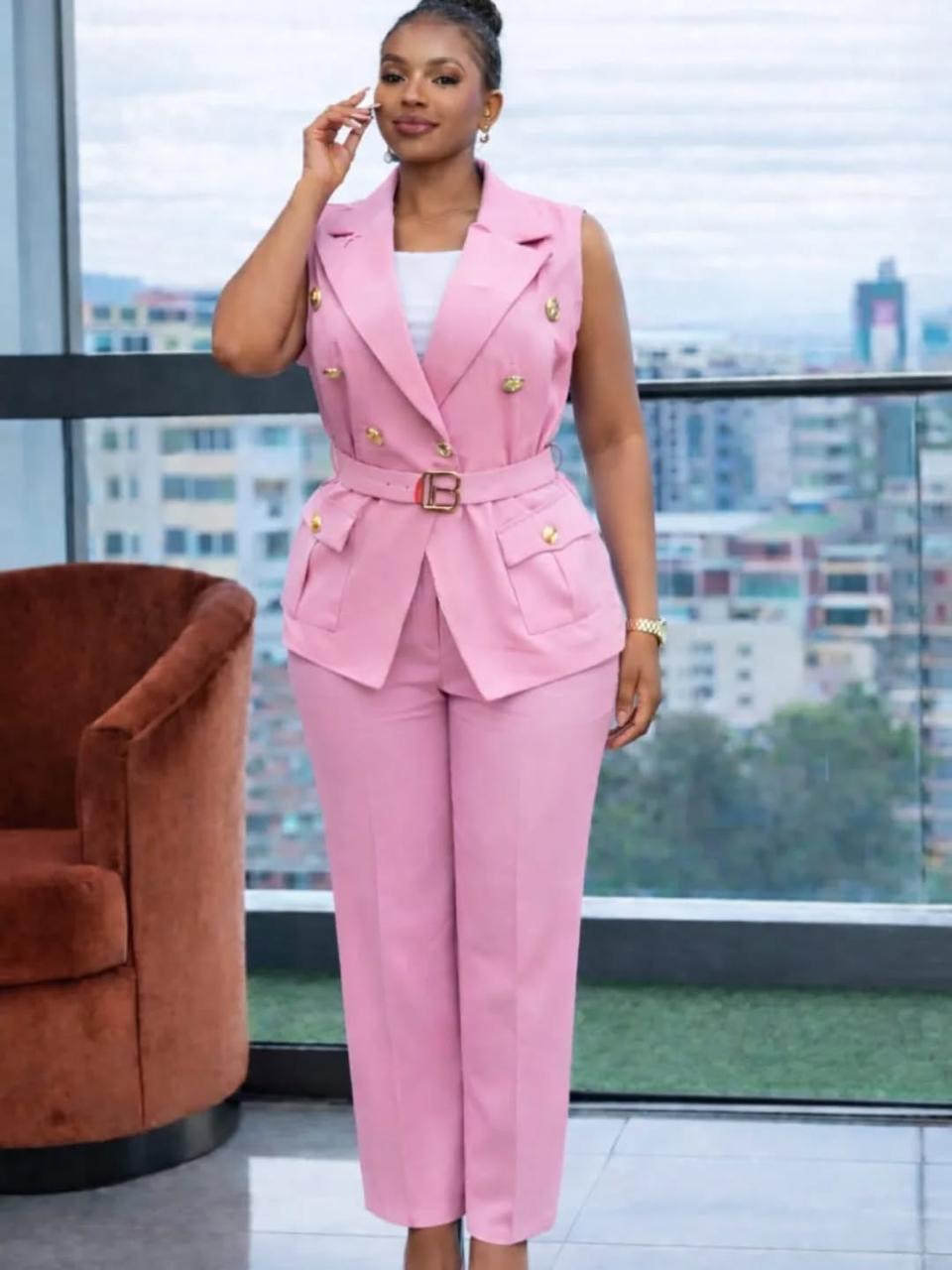 Elegant Women’s Sleeveless Blazer & Trouser Set