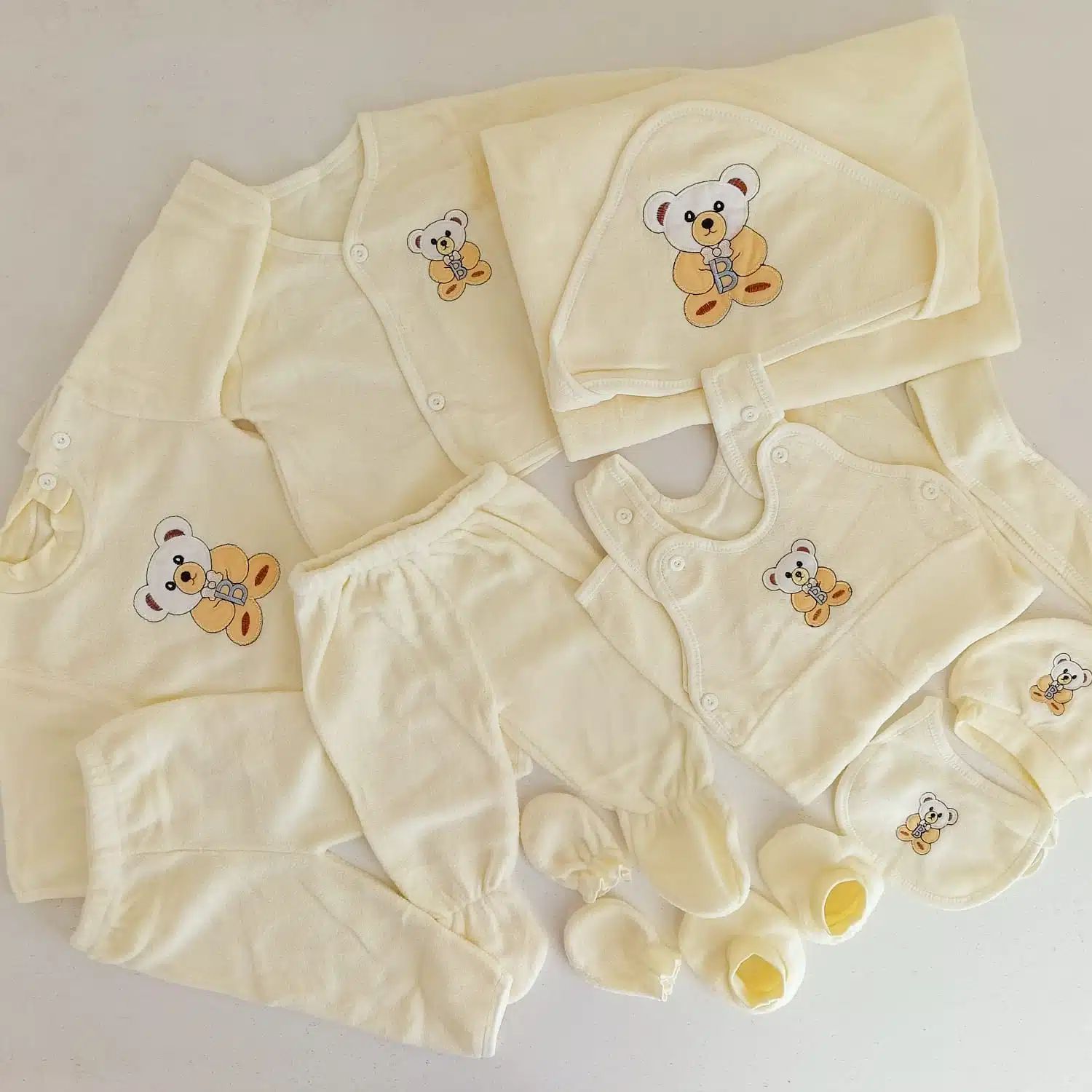 Premium 11PCS Fleece Newborn Baby Receiving Set – Ultra Soft, Warm & Complete Hospital Take-Home Gift Set (Unisex)