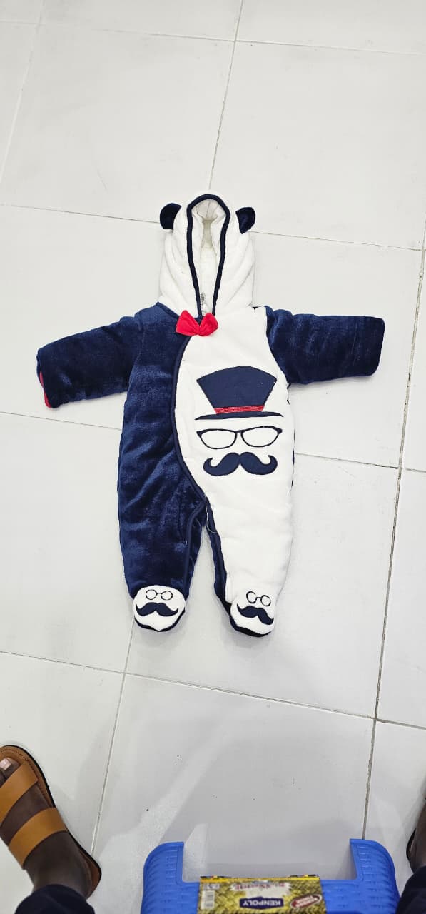 Heavy Baby Rompers – Thick, Warm & Cozy Jumpsuits for Cold WeatherHeavy Baby Rompers with Closed Feet – Thick, Warm & Ultra-Soft Full-Body Sleepsuit for Newborns & Infants (All-Season Comfort)