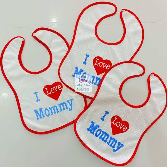 Bibs for Babies L – Soft, Cozy, and Adorable “I Love Mommy” Printed Bib to Keep Your Little One Clean, Comfortable, and Cute During Every Mealtime and Playtime