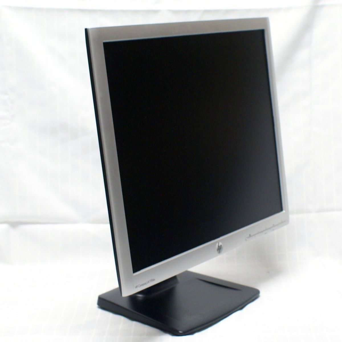 Refurbished Monitors HP Compaq L1956x 19-inch LED Backlit LCD Monitor Refurbished TFT