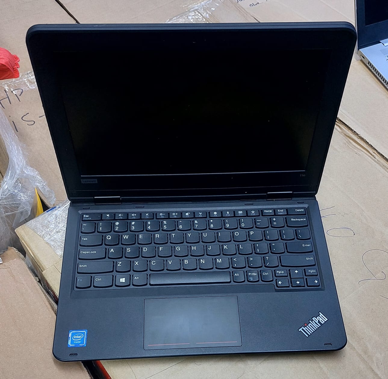 Lenovo 11e intel celeron 4gb ram 128gb ssd