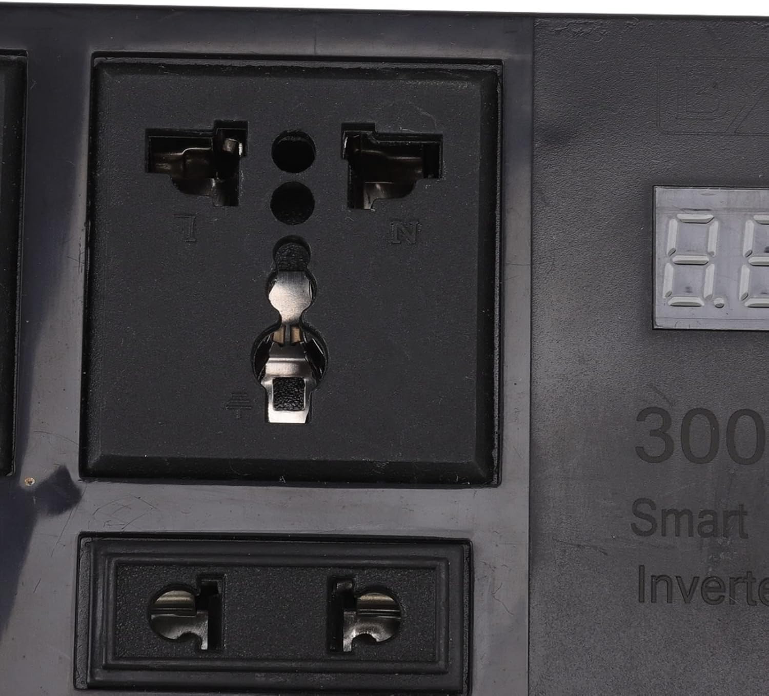 12V 300W Car Power Inverter, DC to AC 220V Converter for Vehicle Electronics, Portable Inverter Transformer for RV, Truck, and Emergency Power Supply