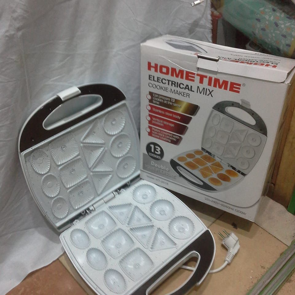 HOMETIME CLASSIC COOKIE MAKER. 1200W 13pcs Mini Pies Or Cake Maker. Non-stick baking plates for easy cleaning