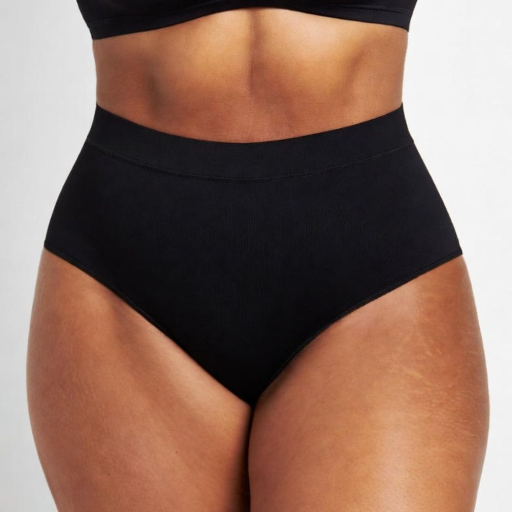 4 PCS Women’s Seamless Ice Silk Panties – Mid Waist, Soft & Stretchy, 100% Cotton Crotch, Breathable & Comfortable Underwear (Mixed Colors)