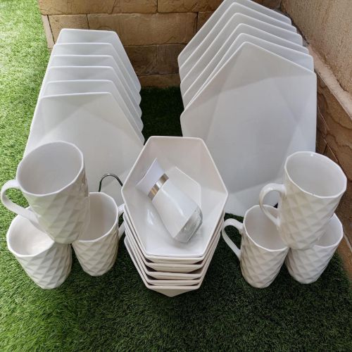 24-Piece Hexagonal Dinner Set – Elegant Ceramic Tableware with 6 Plates, 6 Side Plates, 6 Bowls, and 6 Mugs. Durable, Dishwasher- and Microwave-Safe, Perfect for Home, Parties, or Restaurants