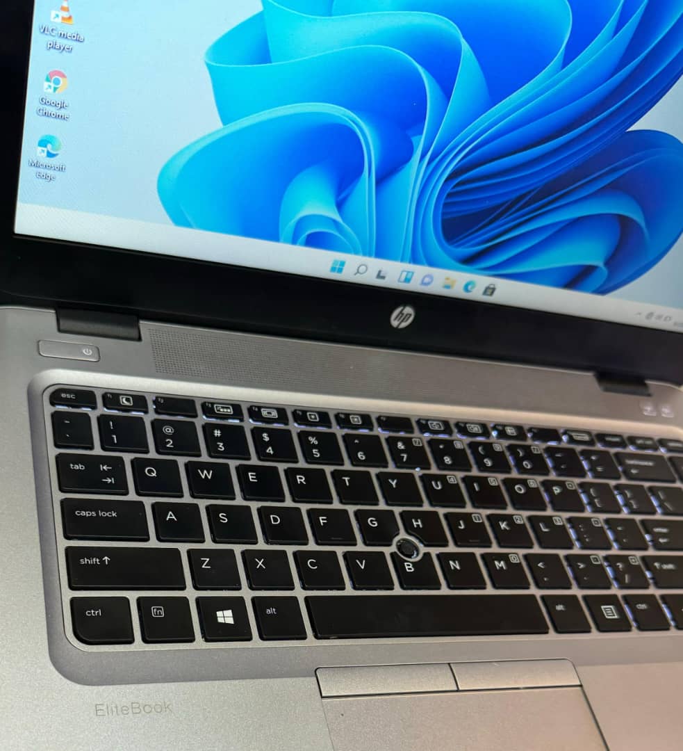 HP EliteBook 840 G4 Laptop – Intel Core i7 7600U Processor,   8GB RAM 256GB SSD
14 Inch Full HD Display, SSD Storage, Business Class Performance, Durable Design for Office, Work and Professional Use