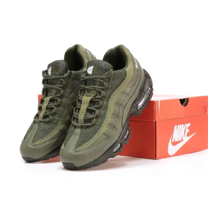 Casual Nike Air Max Ducks Sneaker
A Feather Edition Features Oregon-Inspired Graphics, Rubber Sole, Breathable Durable Materials, Full-length Air Cushioning, and a Supportive, Comfortable Fit Daily.