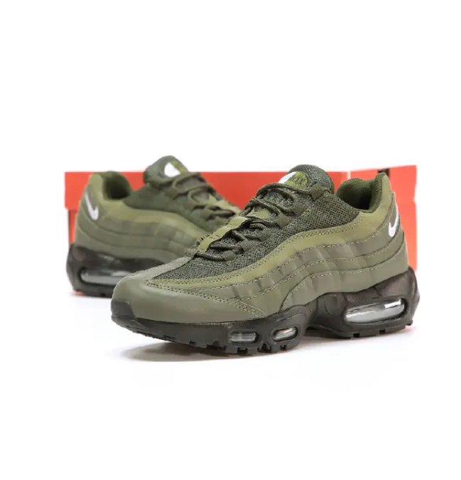 Casual Nike Air Max Ducks Sneaker
A Feather Edition Features Oregon-Inspired Graphics, Rubber Sole, Breathable Durable Materials, Full-length Air Cushioning, and a Supportive, Comfortable Fit Daily.
