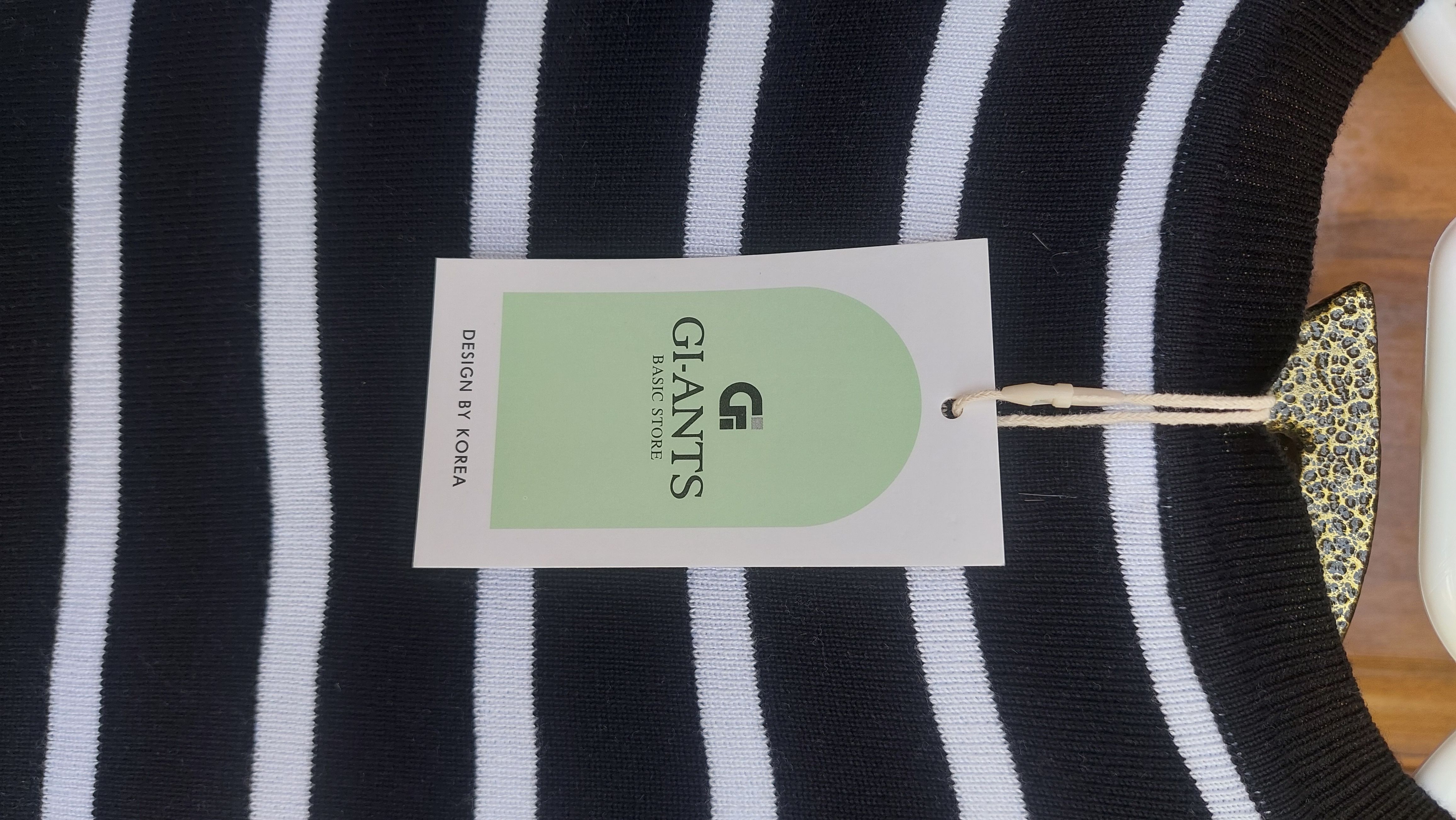 Unleash your inner Barbie with this glamorous & chic striped crop top.