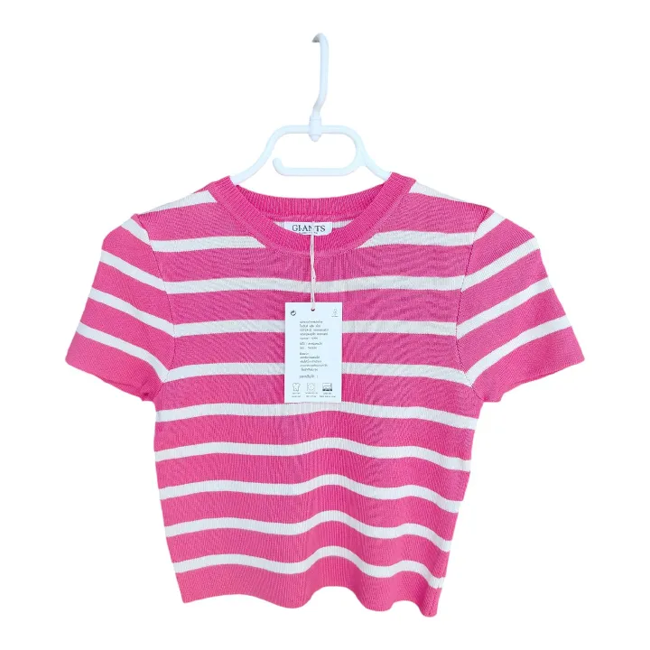 Elevate your Everyday style with this vibrant pink and white striped knit crop Top.