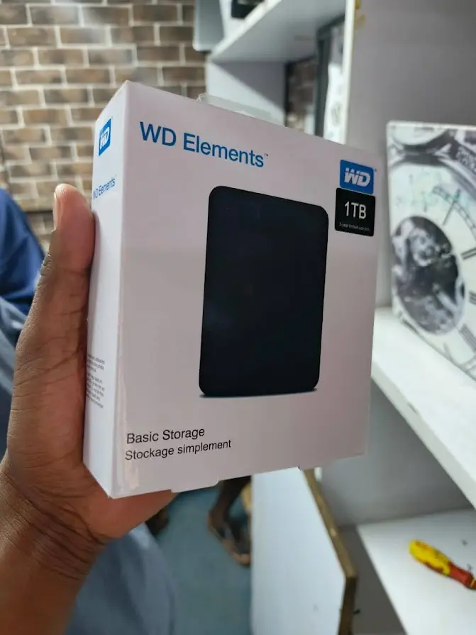 WD External Hard Drive (500GB / 1TB) – USB 3.0 Portable HDD with Protective Casing – Fast Data Transfer, Durable Build, Backup & Storage for PC, Laptop, TV, Consoles & More