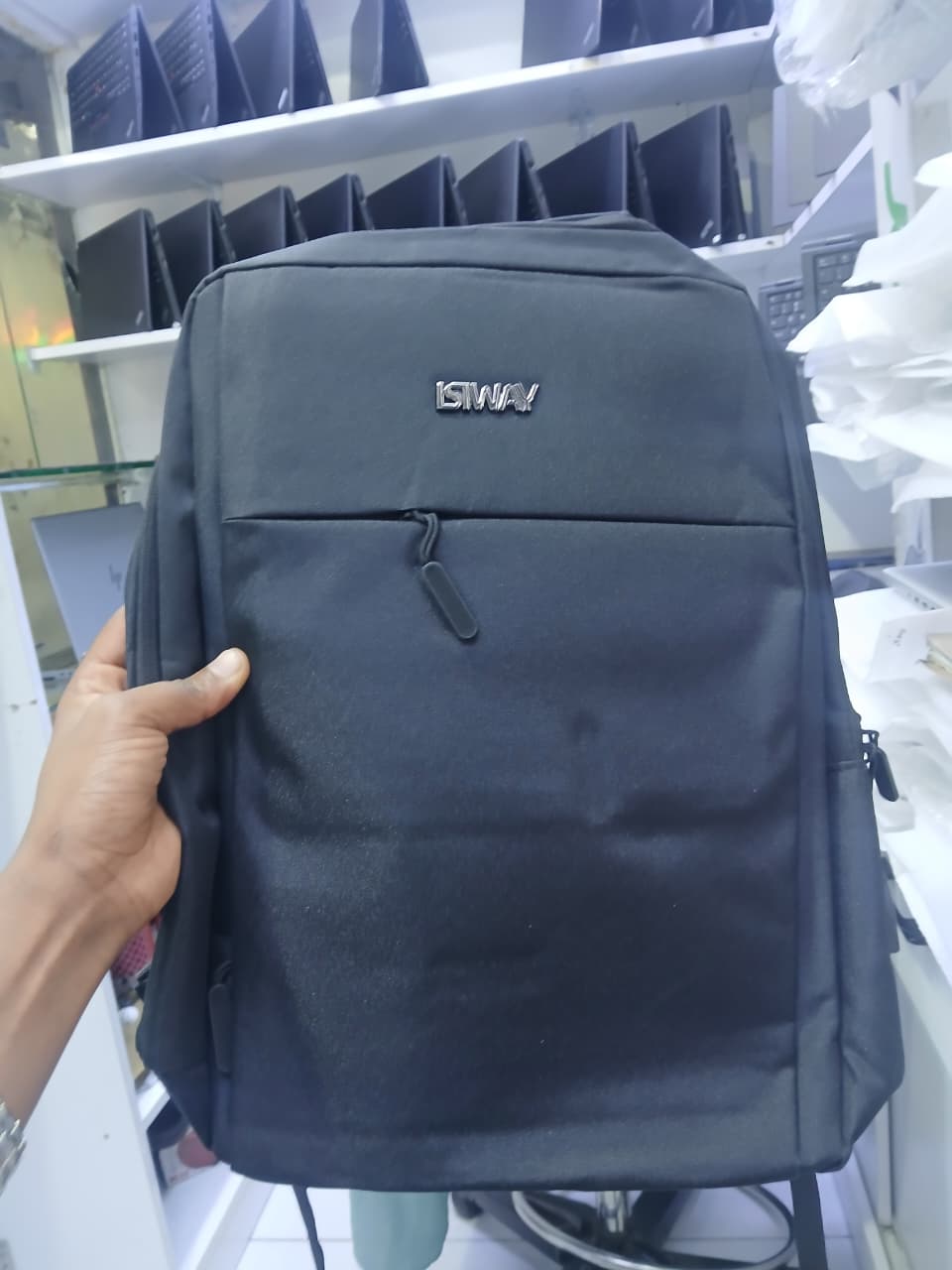 HP EliteBook 820 G3 Laptop – Intel Core i7 | 8GB RAM | 256GB SSD | 12.5" HD Display | Compact Business Laptop | Fast & Reliable Performance – FREE Bag + Watch + Type-C Cable