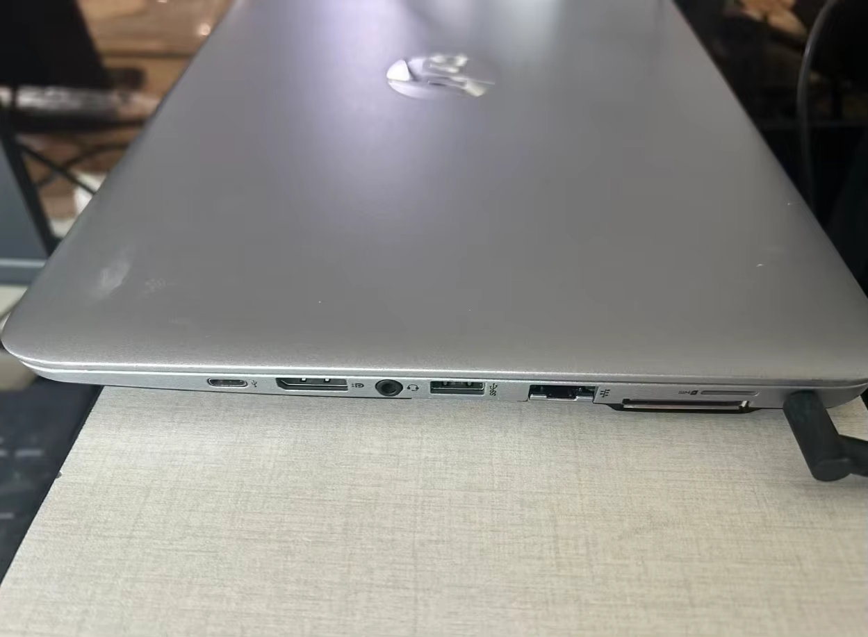 HP EliteBook 820 G3 Laptop – Intel Core i7 | 8GB RAM | 256GB SSD | 12.5" HD Display | Compact Business Laptop | Fast & Reliable Performance – FREE Bag + Watch + Type-C Cable