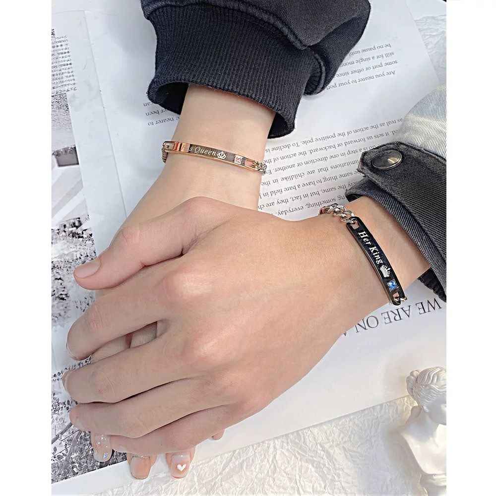 4Pieces Couple's Heart-Shaped “I Love You” Pendant Necklace Lovers' Jewelry Valentine's Day Gift Fashionable Couple's Necklace + Matching Bracelet Unisex Lovers' Necklace & Pendant Holiday Gift Set