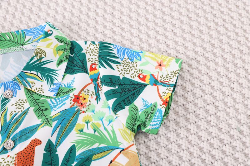 2 pcs boys aged 0-4 years old. Hawaiian style short-sleeved flowered shirt and shorts set. Coconut tree short-sleeved lightweight beach fashionable vacation clothing