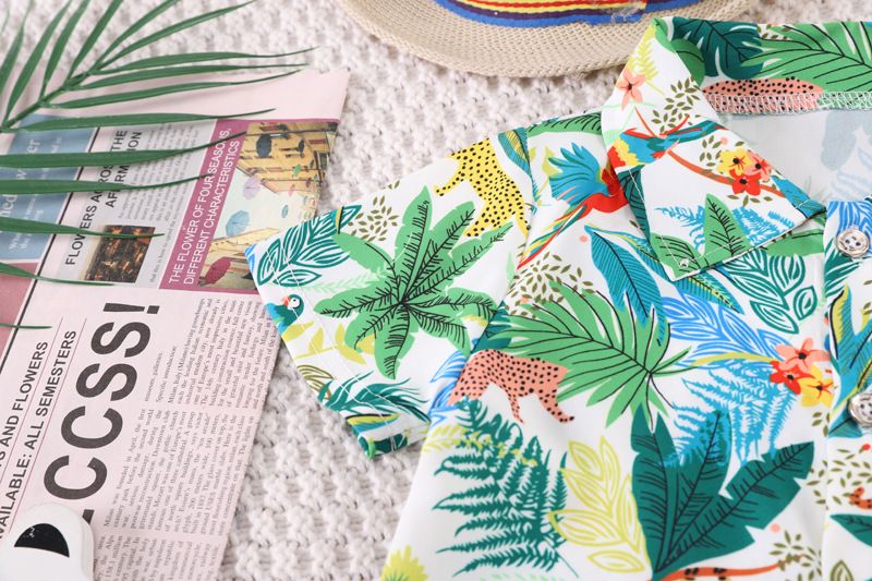 2 pcs boys aged 0-4 years old. Hawaiian style short-sleeved flowered shirt and shorts set. Coconut tree short-sleeved lightweight beach fashionable vacation clothing