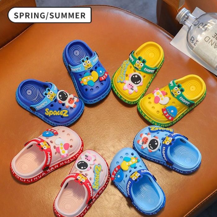 Children's slippers - Summer girls' cute cartoon indoor soft-soled anti-slip boys' baby household front-opening slip-on sandals with holes