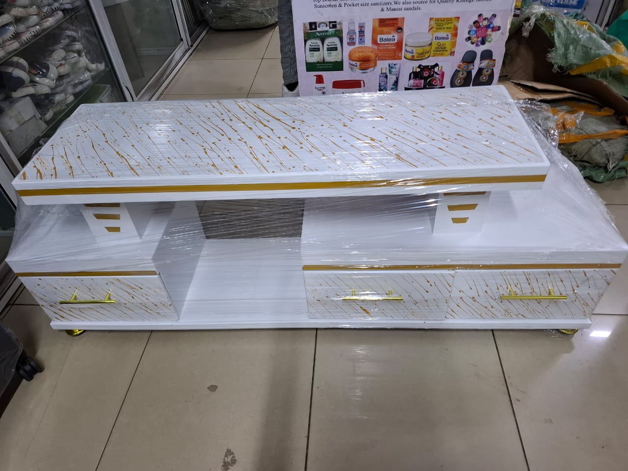 TV Stand With LED Lights – Supports Up To 50” TV (With Drawers)

Bring your entertainment to life! This modern TV stand comes fitted with vibrant LED lights that add a stunning glow to your living roo