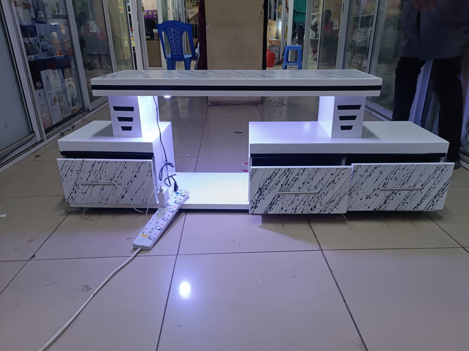 TV Stand With LED Lights – Supports Up To 50” TV (With Drawers)

Bring your entertainment to life! This modern TV stand comes fitted with vibrant LED lights that add a stunning glow to your living roo
