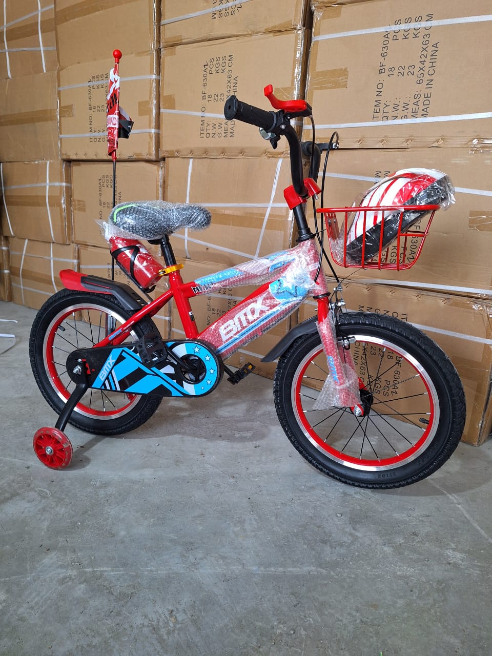 BMX Bicycle Size 16 – Strong, Stylish & Comes With a FREE Helmet!Give your child the perfect blend of fun, confidence, and safety with this powerful Size 16 BMX Bicycle. Built with a strong steel fram