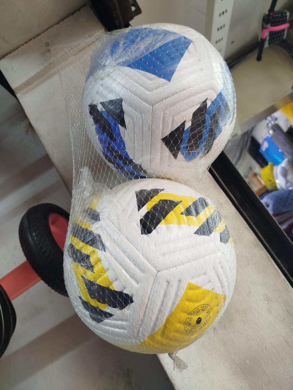 Premium Quality Soccer Ball – Built for Power, Control & Durability!
Step onto the pitch with confidence! This high-performance soccer ball is crafted for smooth play, accurate passes, and powerful sh